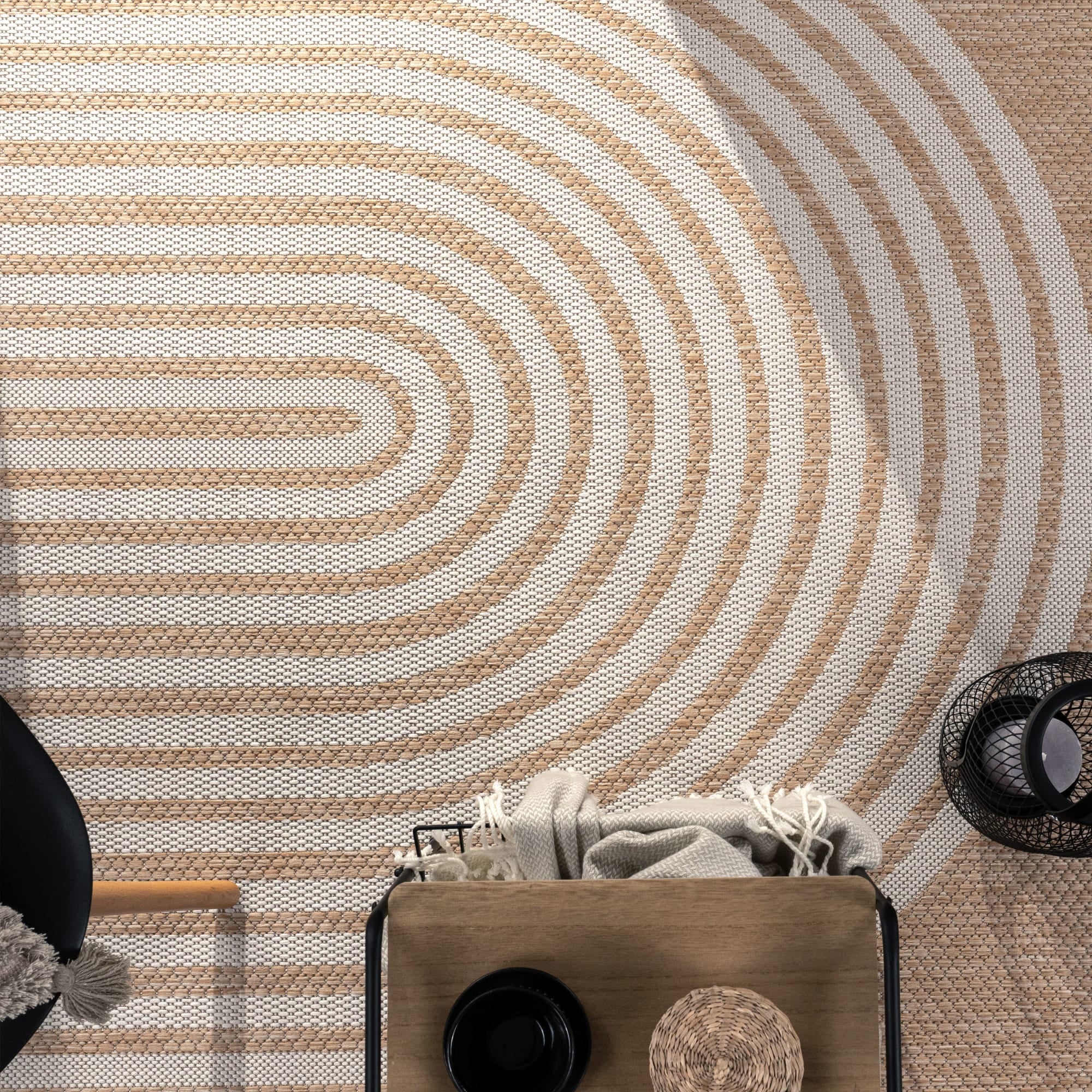 Modern In- & Outdoor Rug with Minimalistic Line Pattern